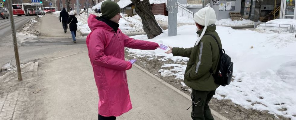 Подбор промоутеров для раздачи листовок