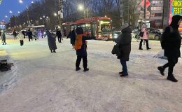 Раздача листовок от аптеки Живика в Перми